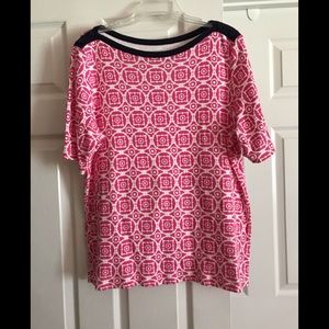 Woman’s shirt. Very good condition